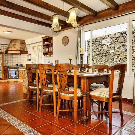 Villa Loros *