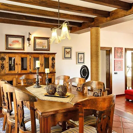 Villa Loros