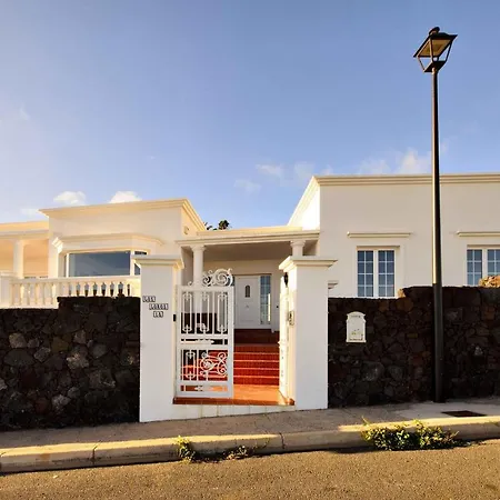 Loros Villa